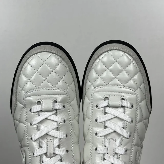 Chanel Sneakers Quilted CC Low-Top product detail image 18