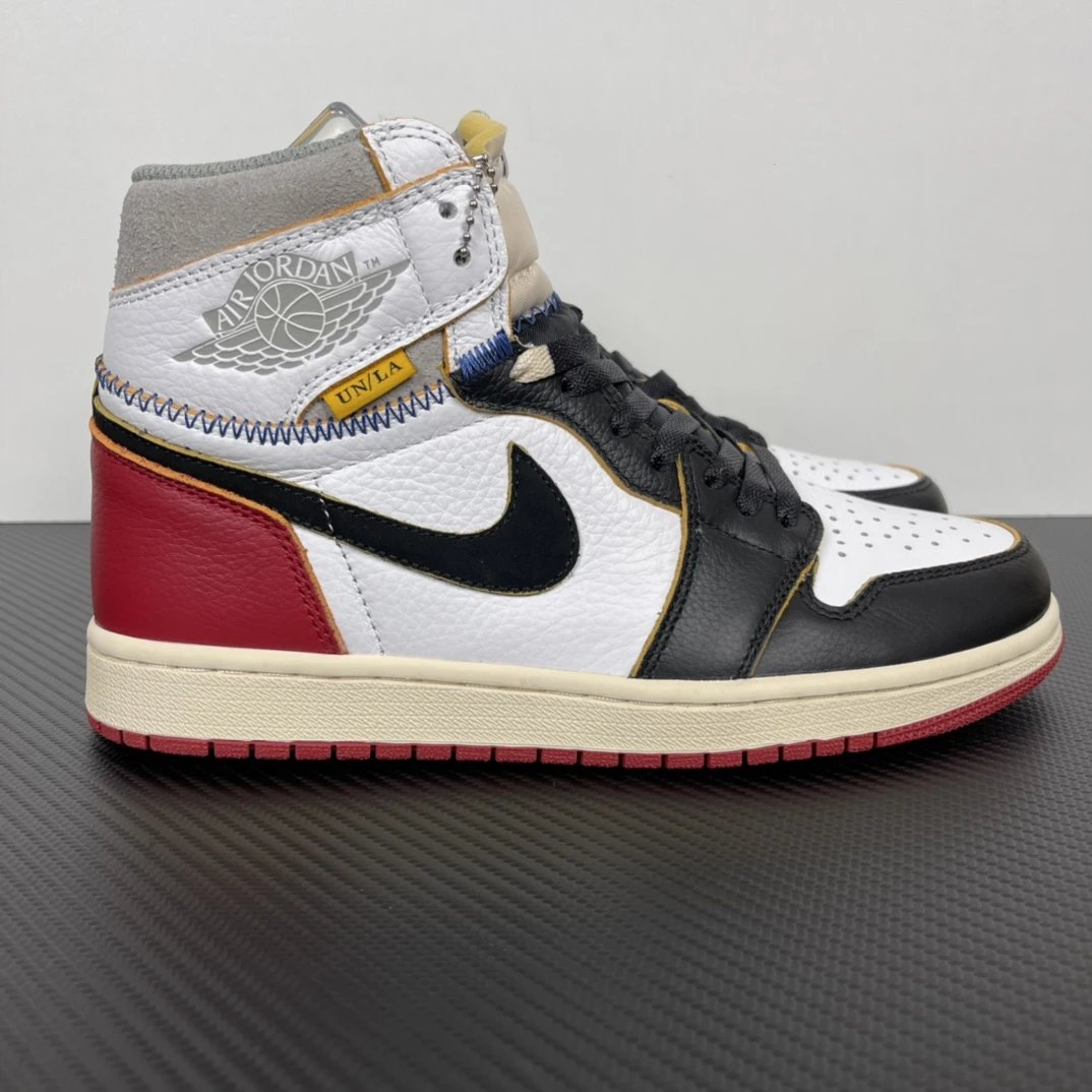 White and Red BV1300-106
