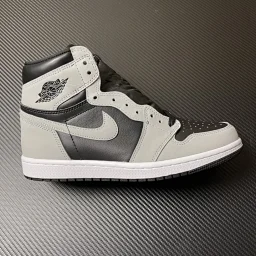 thumbnail for 清远特价乔1高帮系列！尺码36-47.5稳定输出！原厂正确皮料，版型 细节 打造超强福利，长期福利稳定输出！外贸 平台客户首选！