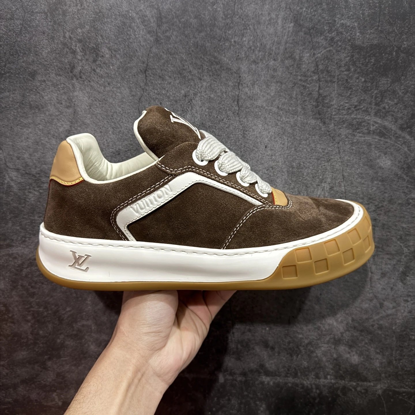 Louis Vuitton Sneakers LV Trainer variant SOURCE-sku:131598414657