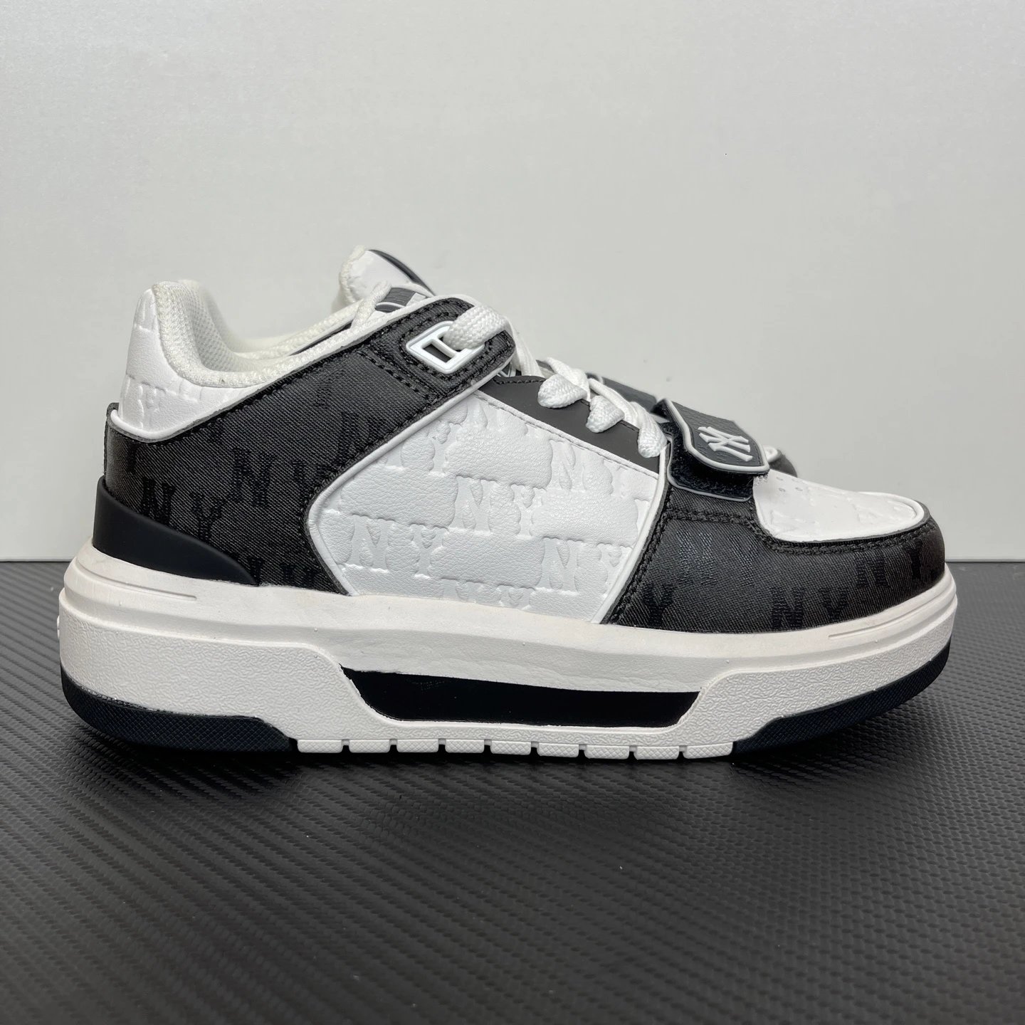 MLB Sneakers NY logo low-top — MLB Mid-Country Black and White 3ASXCMM4N-50BKS