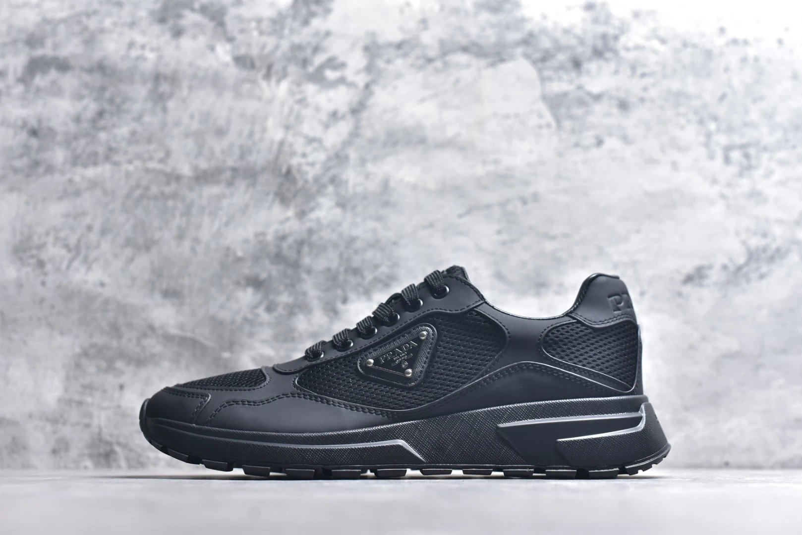 Prada Sneakers Prax 01 — Prax 01 pure black large mesh