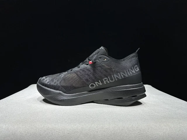 On Sneakers Cloudboom Strike product detail image 22