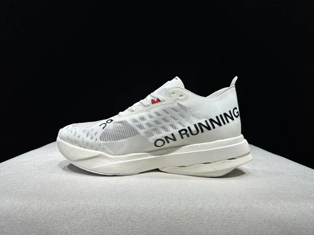 On Sneakers Cloudboom Strike product detail image 30