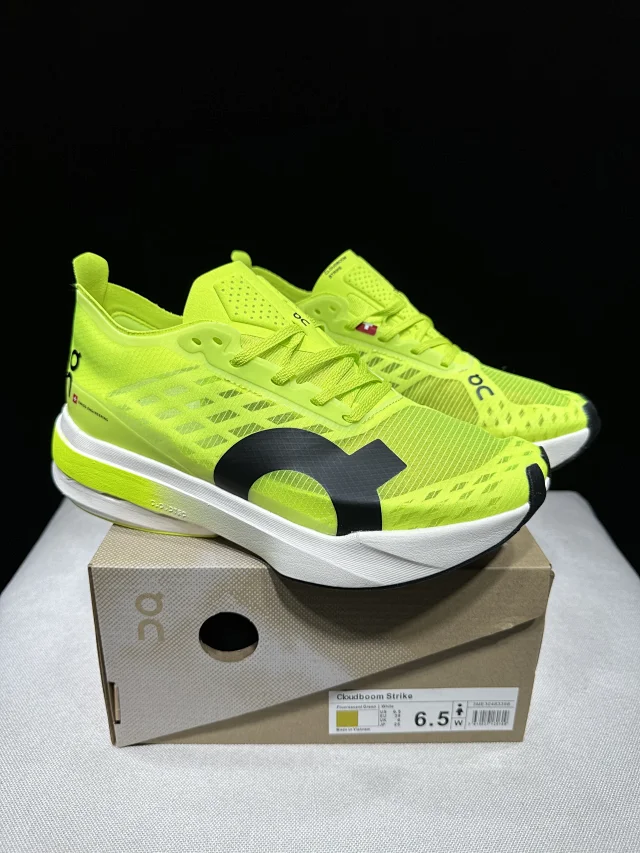 On Sneakers Cloudboom Strike product detail image 56