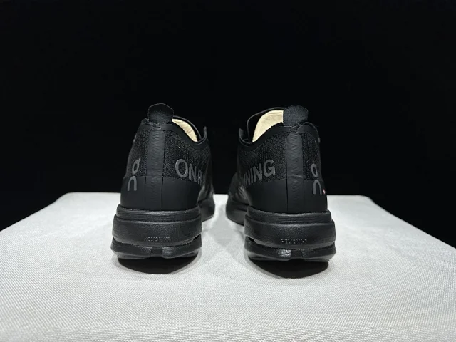 On Sneakers Cloudboom Strike product detail image 27