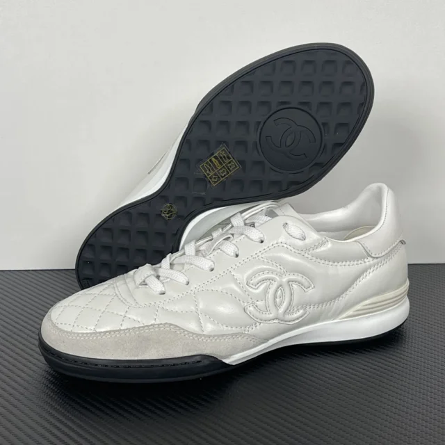 Chanel Sneakers Quilted CC Low-Top product detail image 15