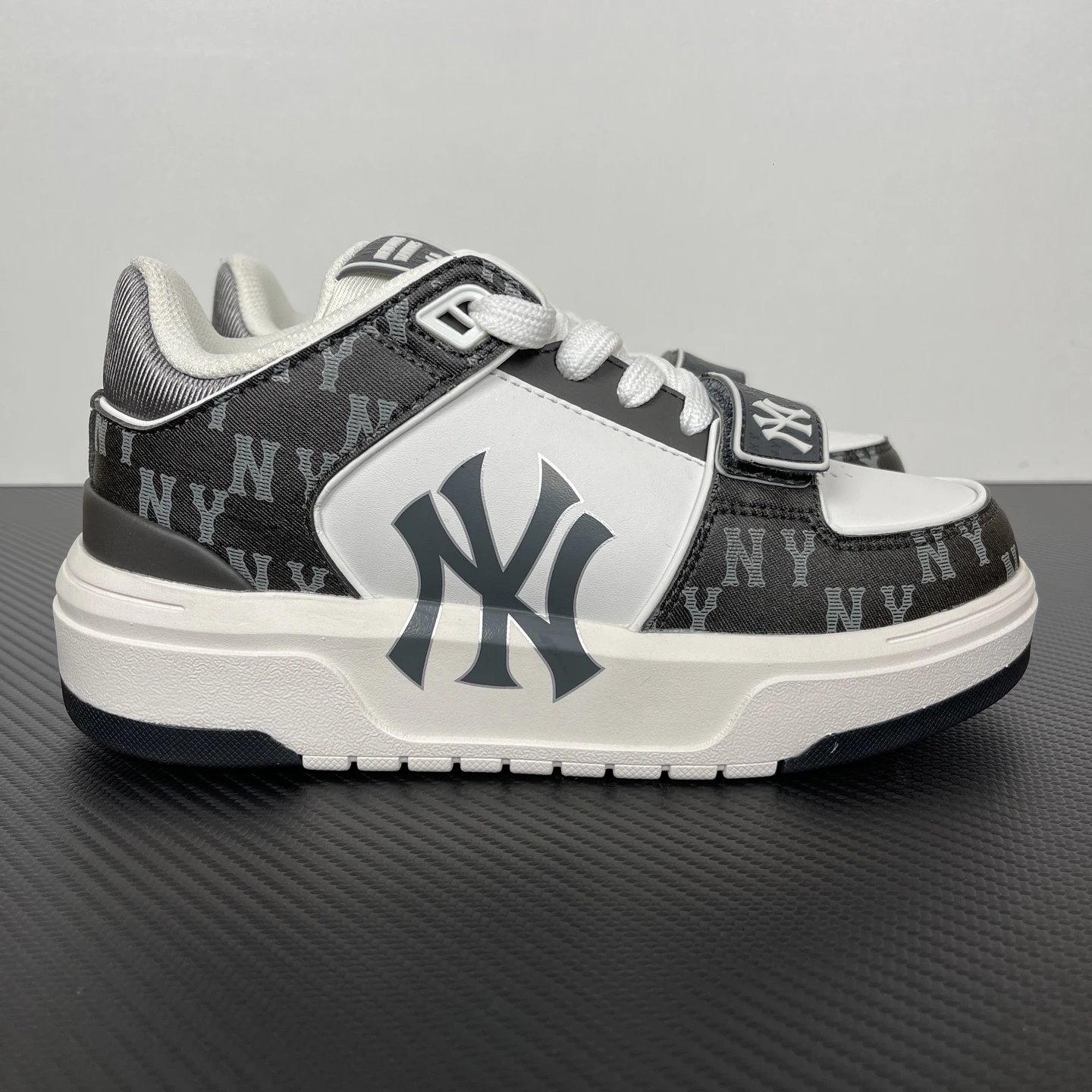 MLB Sneakers NY logo low-top — MLB Bang black and white print 3ASXCDN3N-50BKS (GP043)