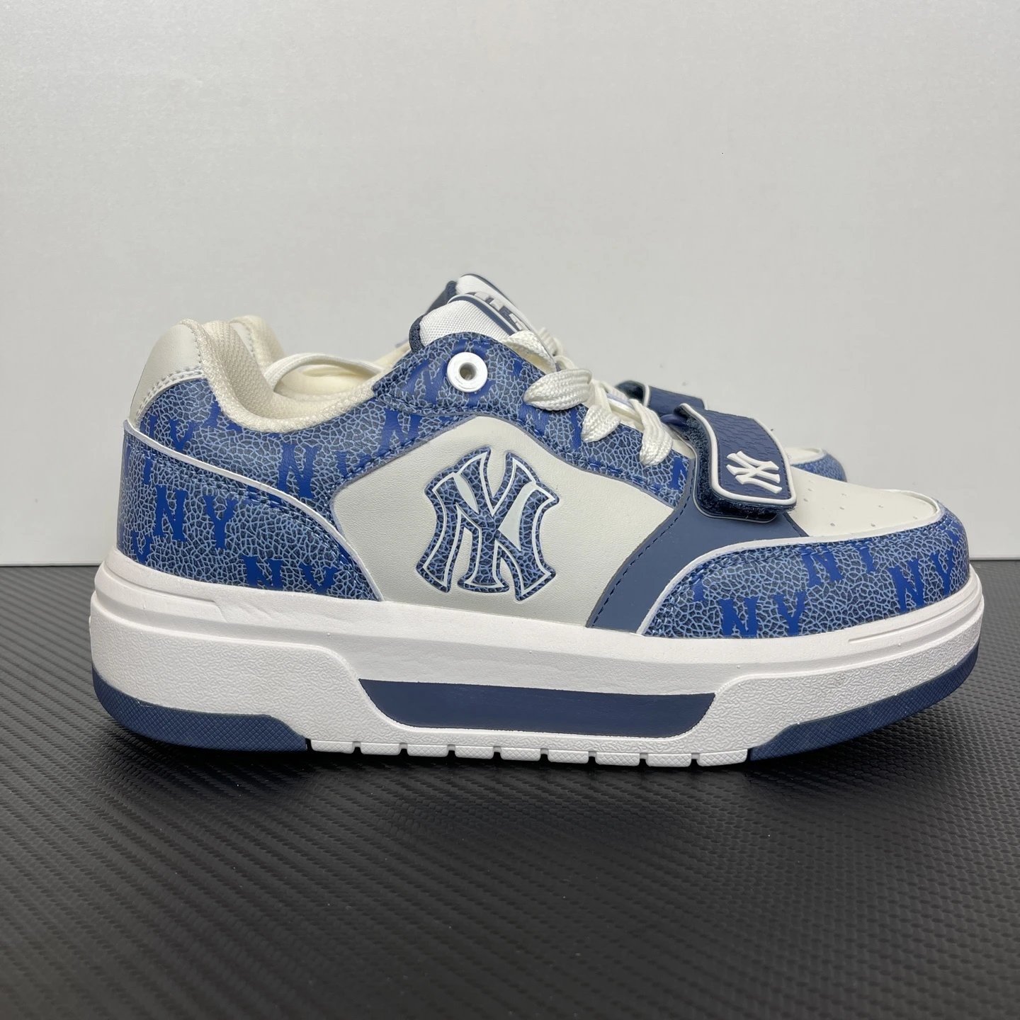 MLB Sneakers NY logo low-top — MLB Blue 3ASXP025N-50NYS