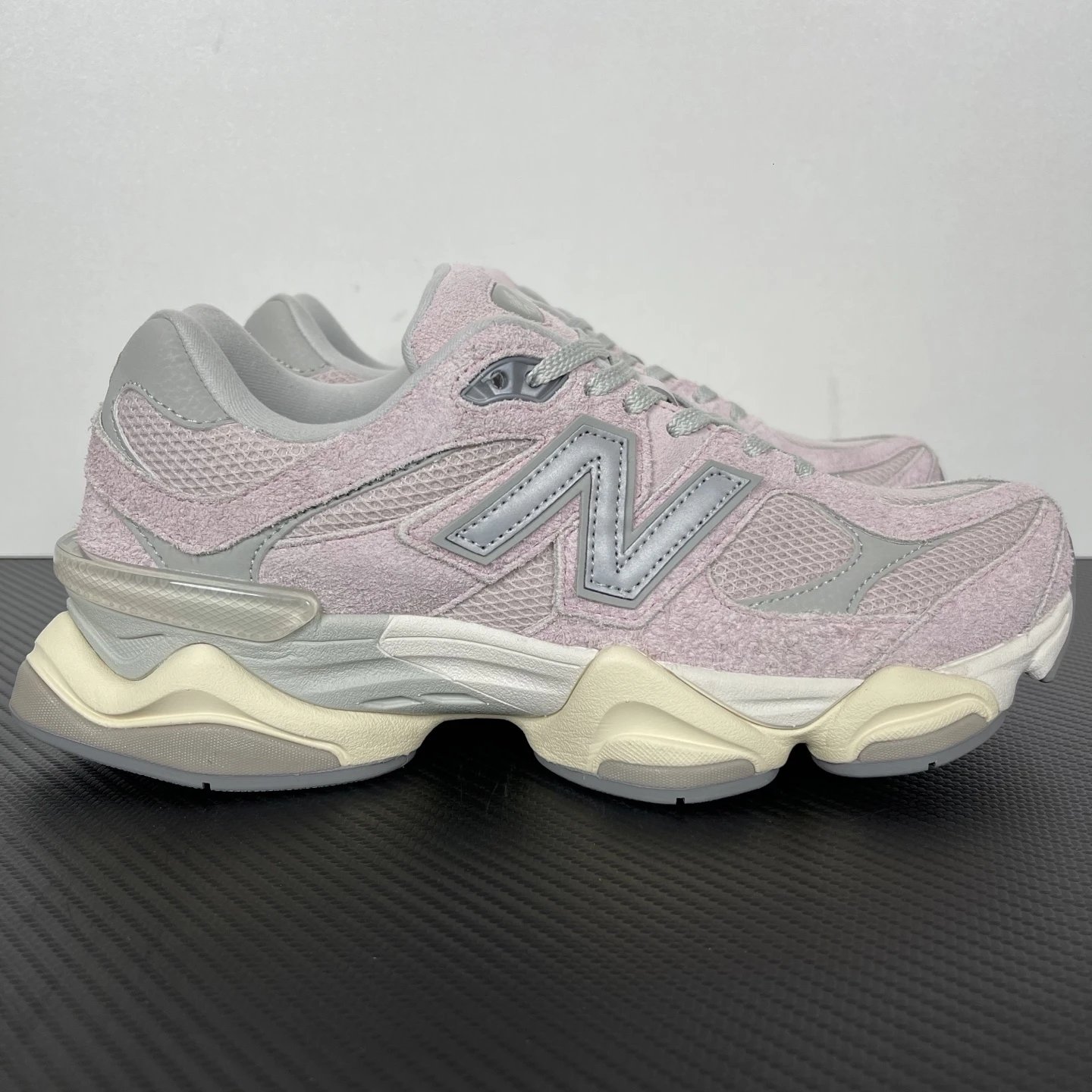 NB 9060 Pink/Grey Style#: U9060HSP