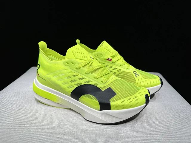 On Sneakers Cloudboom Strike product detail image 59