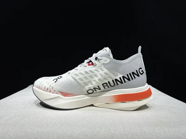On Sneakers Cloudboom Strike product detail image 12