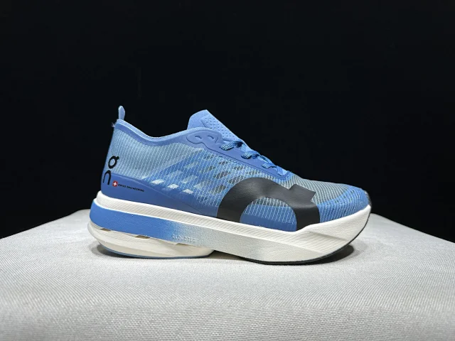 On Sneakers Cloudboom Strike product detail image 67