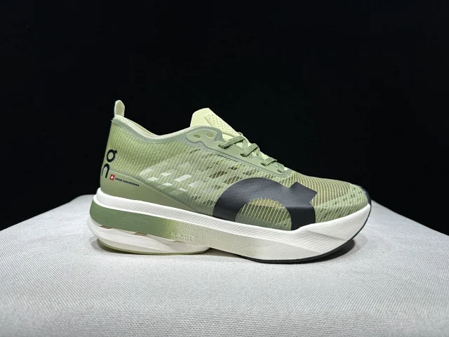 On Sneakers Cloudboom Strike product detail image 48