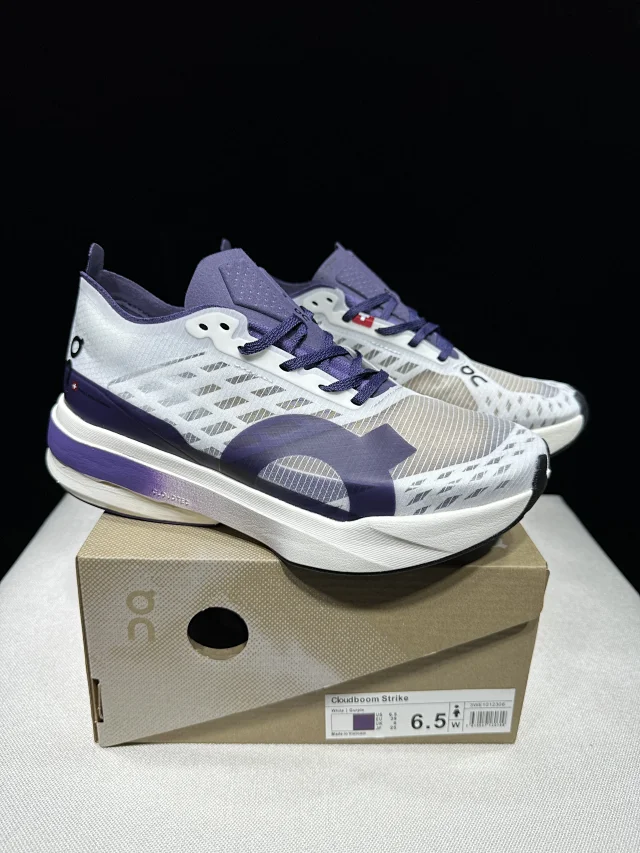 On Sneakers Cloudboom Strike product detail image 74