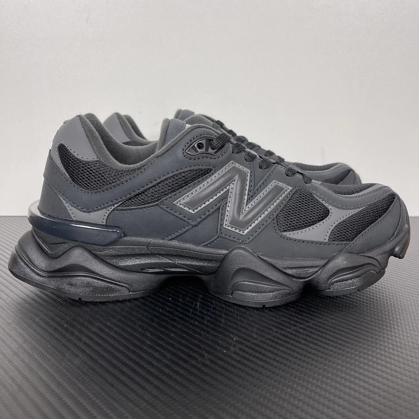 NB 9060 Black Knight Style#: U9060ZGE