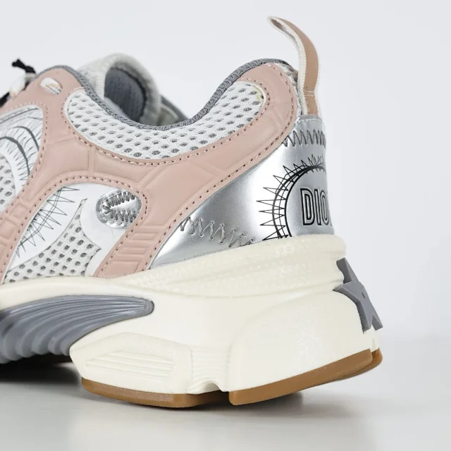 Dior Sneakers Chrono Low Sneaker product detail image 11