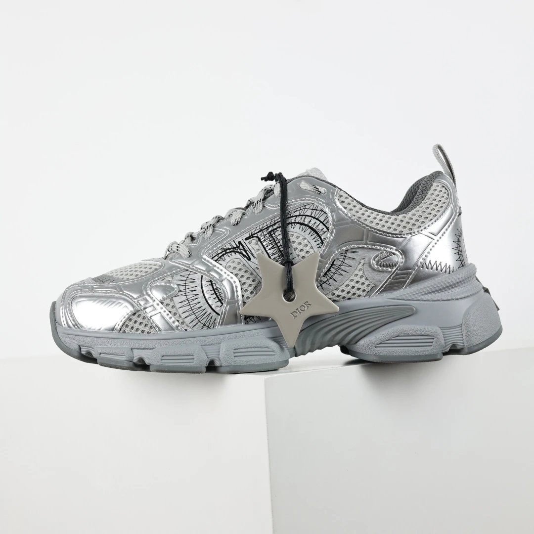 Dior Sneakers Chrono Low Sneaker — Dior Chrono Low Sneaker Grey