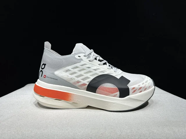 On Sneakers Cloudboom Strike product detail image 13