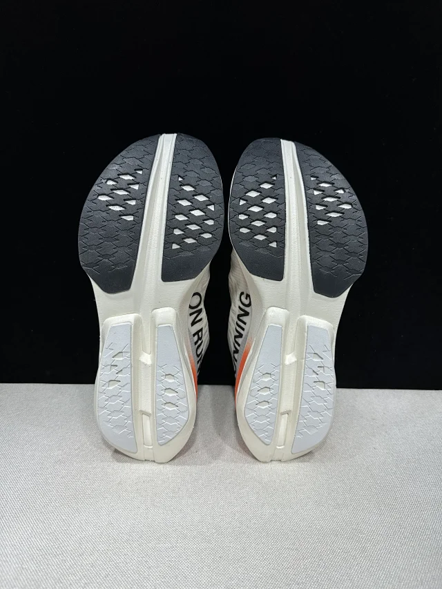 On Sneakers Cloudboom Strike product detail image 11
