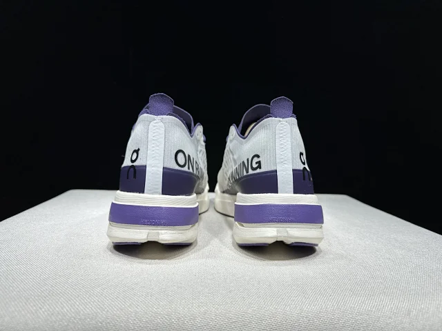 On Sneakers Cloudboom Strike product detail image 81