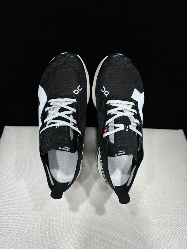 On Sneakers Cloudboom Strike product detail image 87