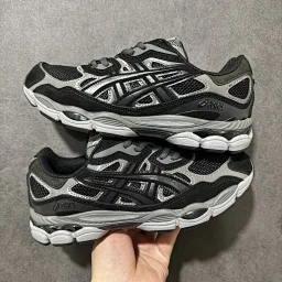 thumbnail for MX版本 GEL-NYC 透气网眼鞋面 配合部分合成革材质 采用全新AHAR+橡胶材质 更加耐磨