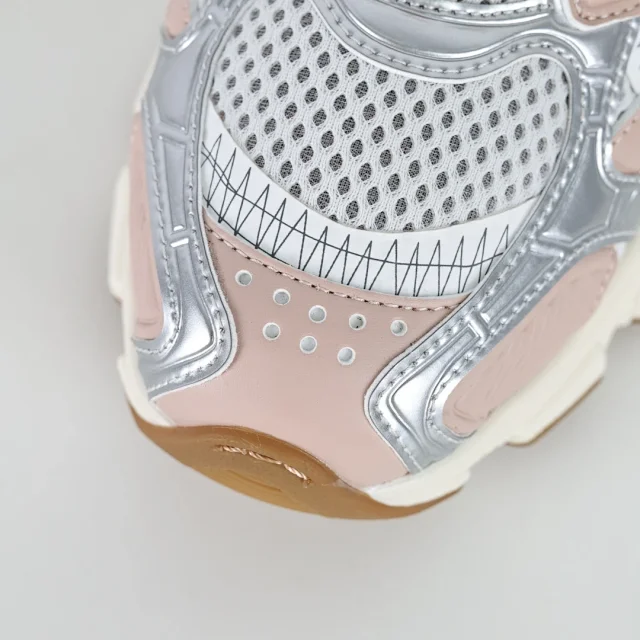 Dior Sneakers Chrono Low Sneaker product detail image 10