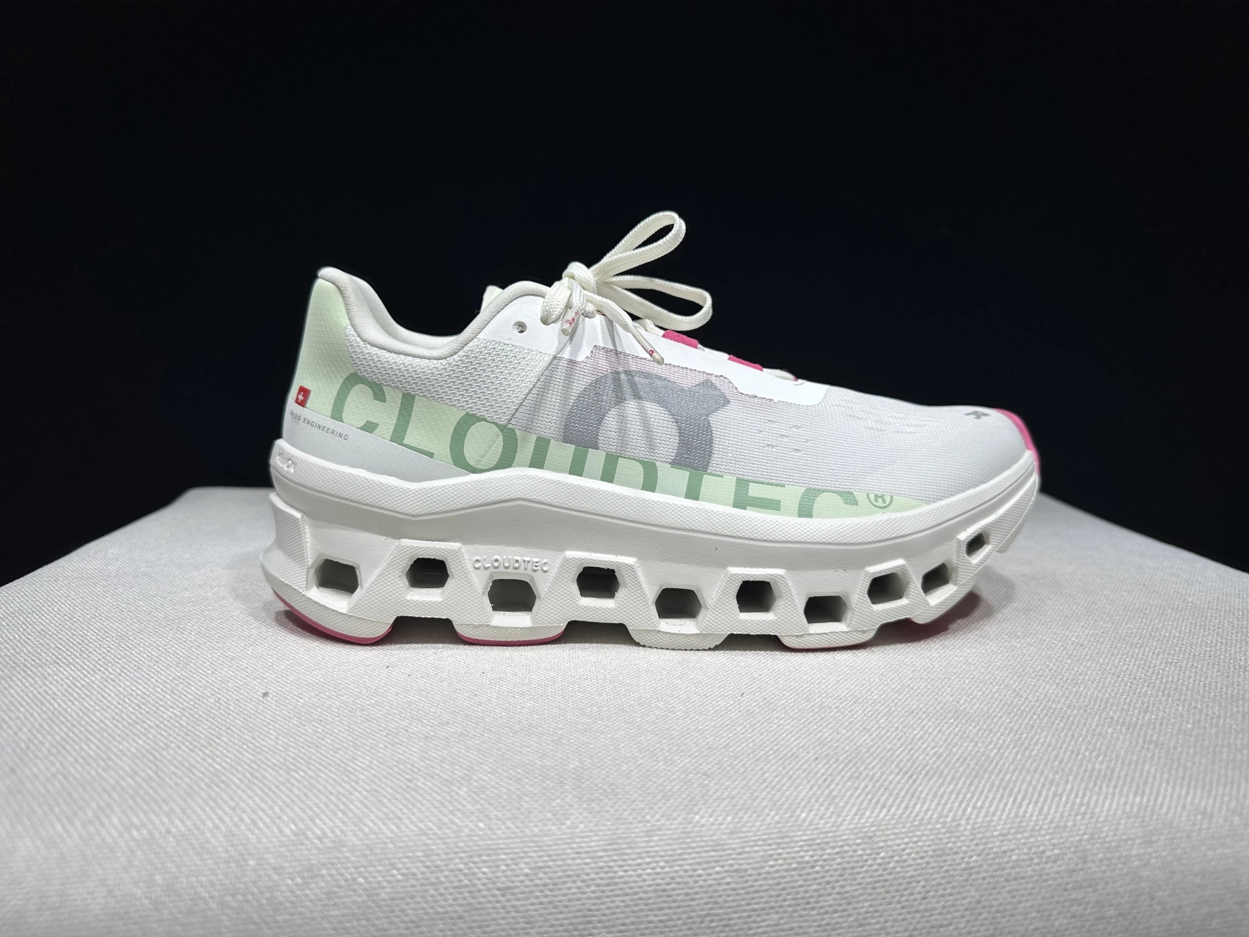 On Sneakers Cloudmonster — ON Monster White, Lima Bean Green 61.97725