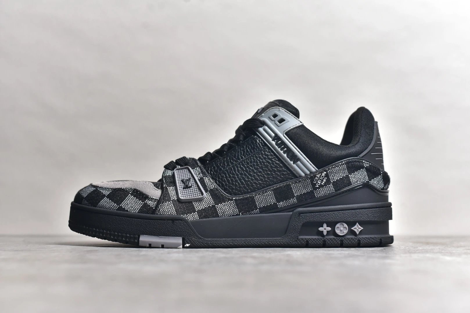 LV black checkerboard pattern 1ACPSF