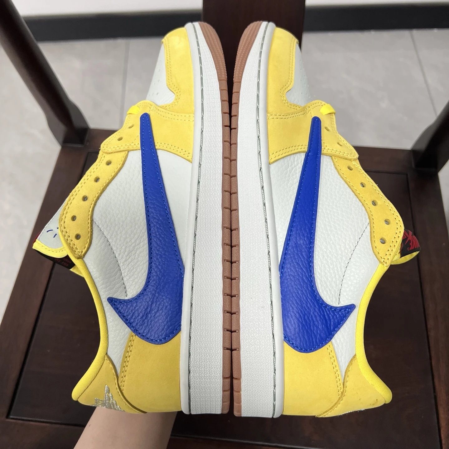 AJ1 Barbell Low Top Canary DZ4137-700