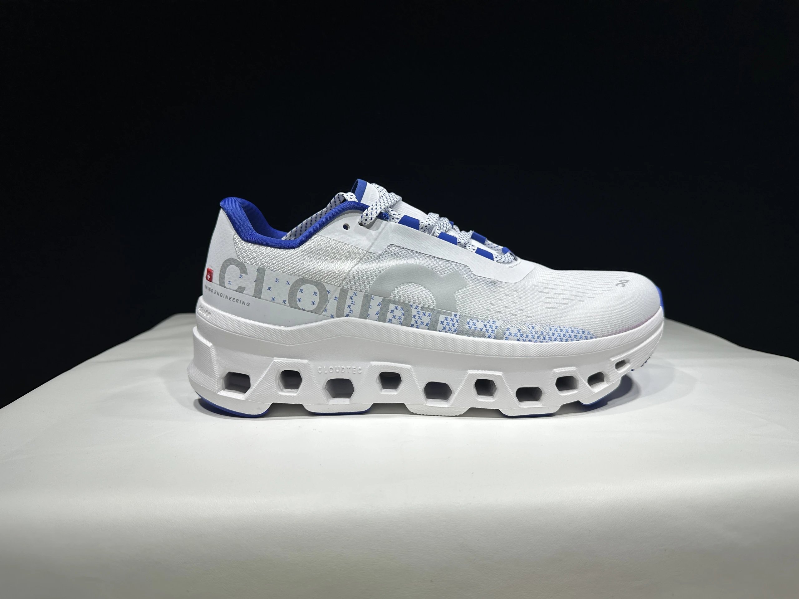 On Sneakers Cloudmonster — 21