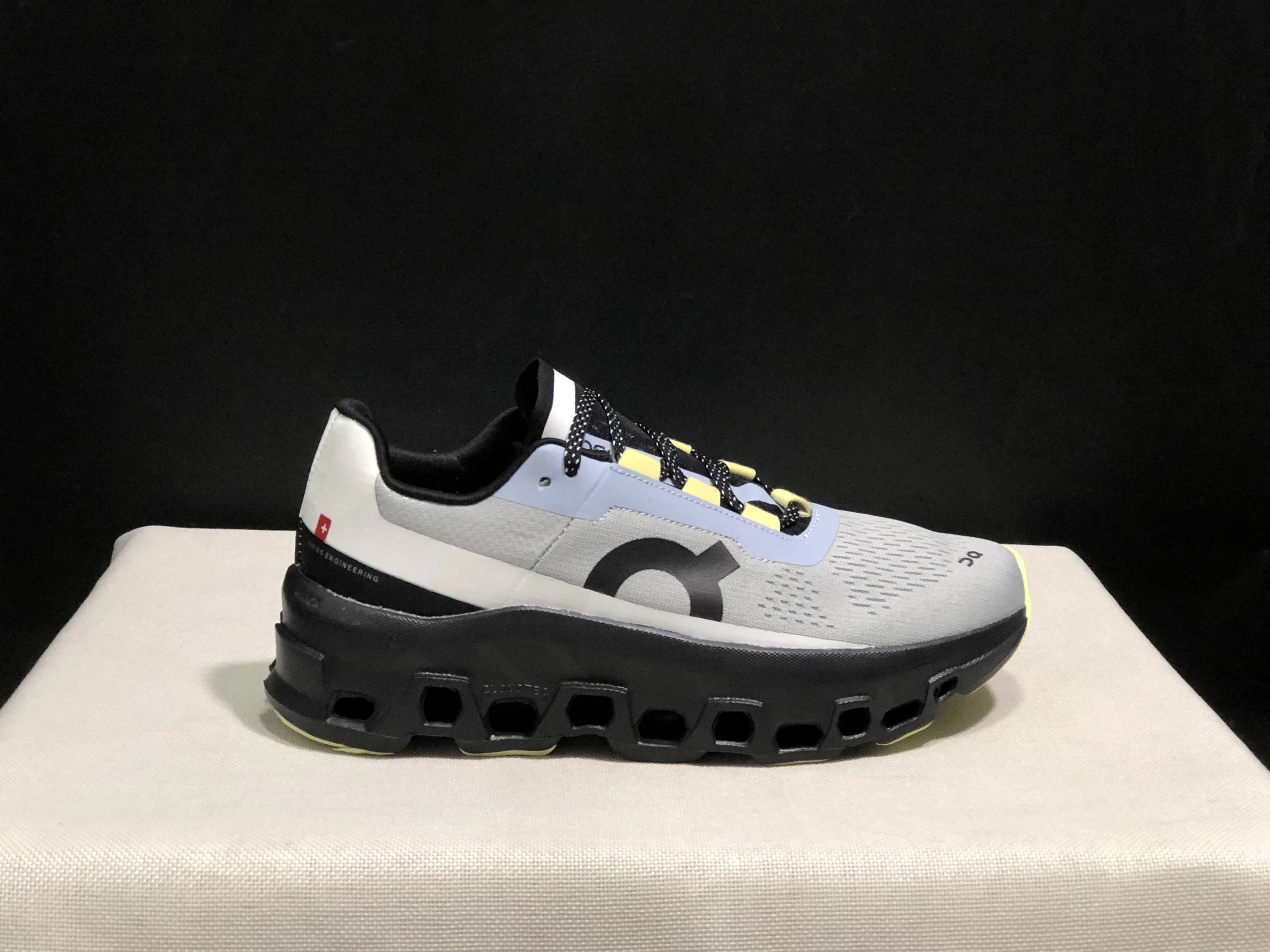 On Sneakers Cloudmonster — ON Monster Magnetic Lime 40.99706