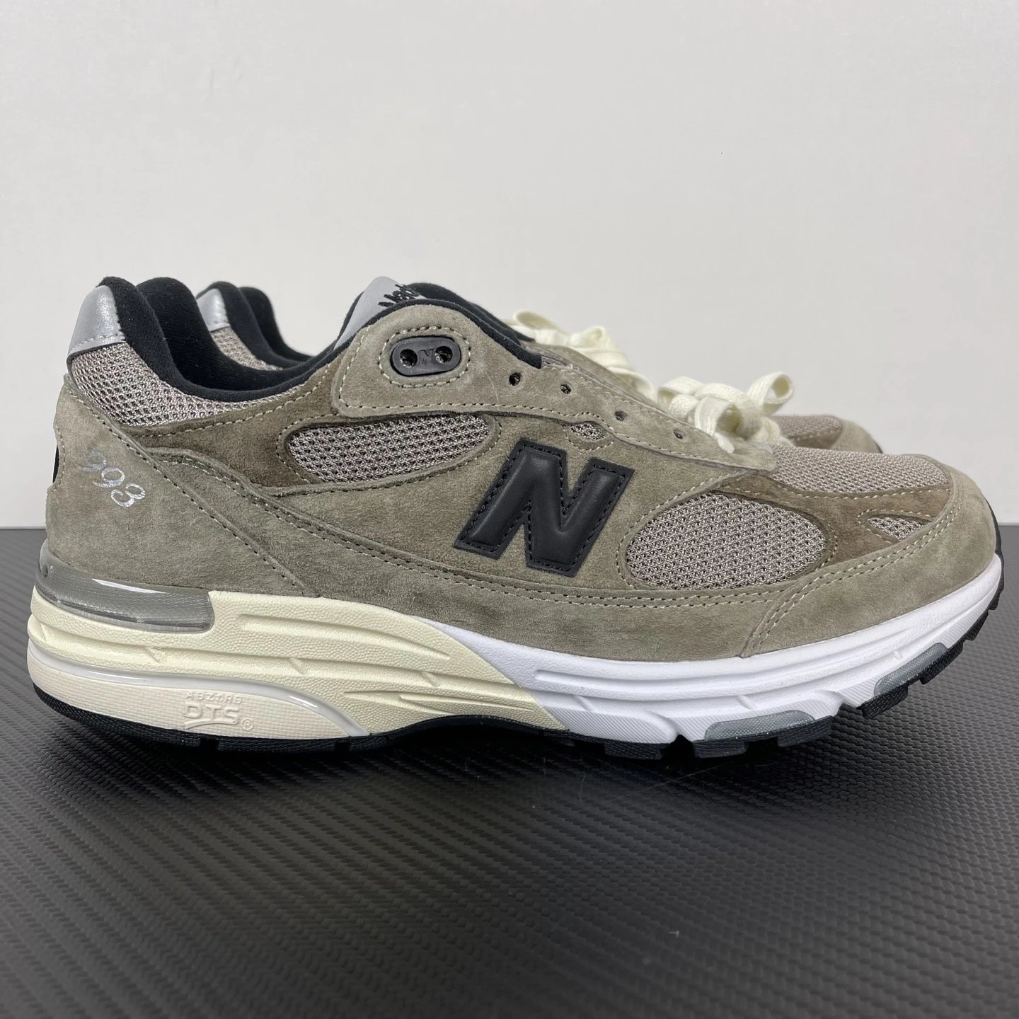 New Balance Multiple models shown — NB993 gray-brown 993JJ