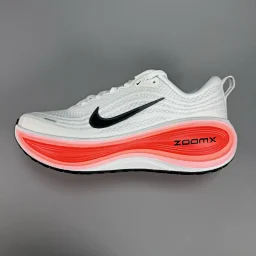 thumbnail for GT版本 Air Zoom Vomero Plus全掌ReactX泡绵中底 前掌和后跟还配备了Air Zoom气垫单元
