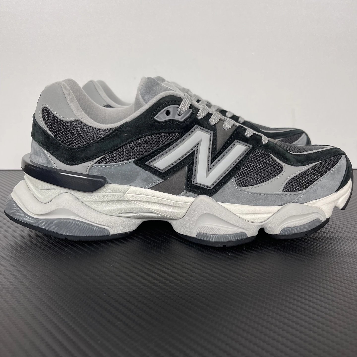 NB 9060 Black/Grey U9060JDB
