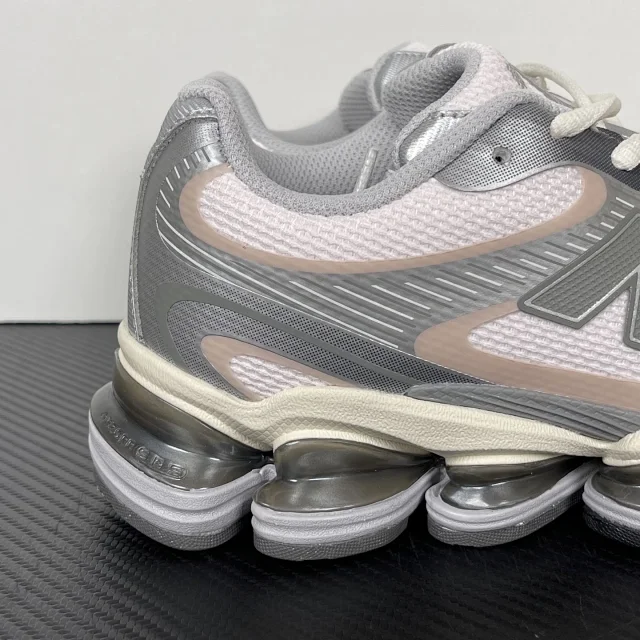 New Balance Sneakers NB2000 product detail image 22