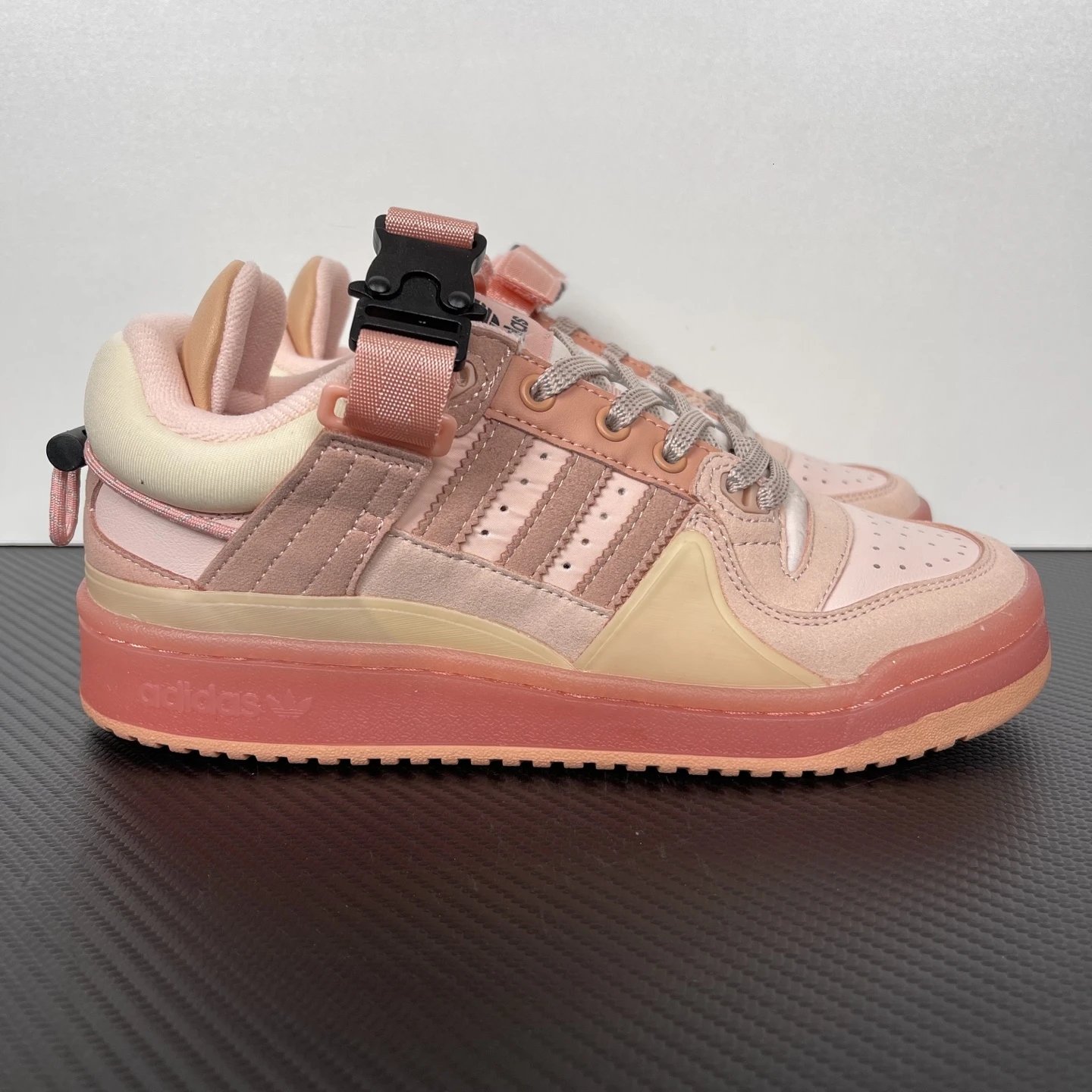 Bad Bunny bread shoes, pink color, GW0265 SKU image