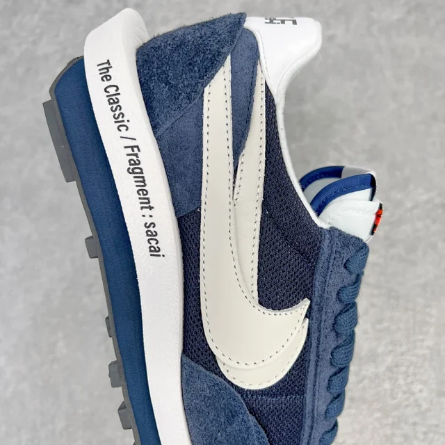 Nike Sneakers Sacai Collaboration Layered Double-Swoosh product detail image 24