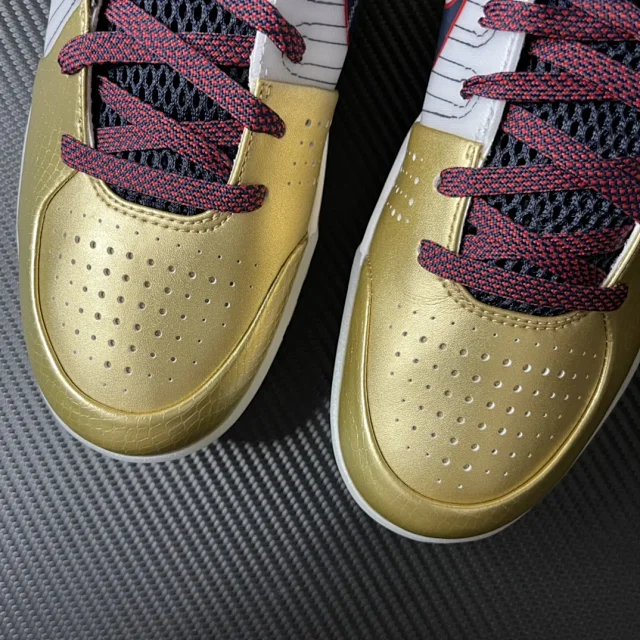Nike Kobe basketball sneakers product detail image 18