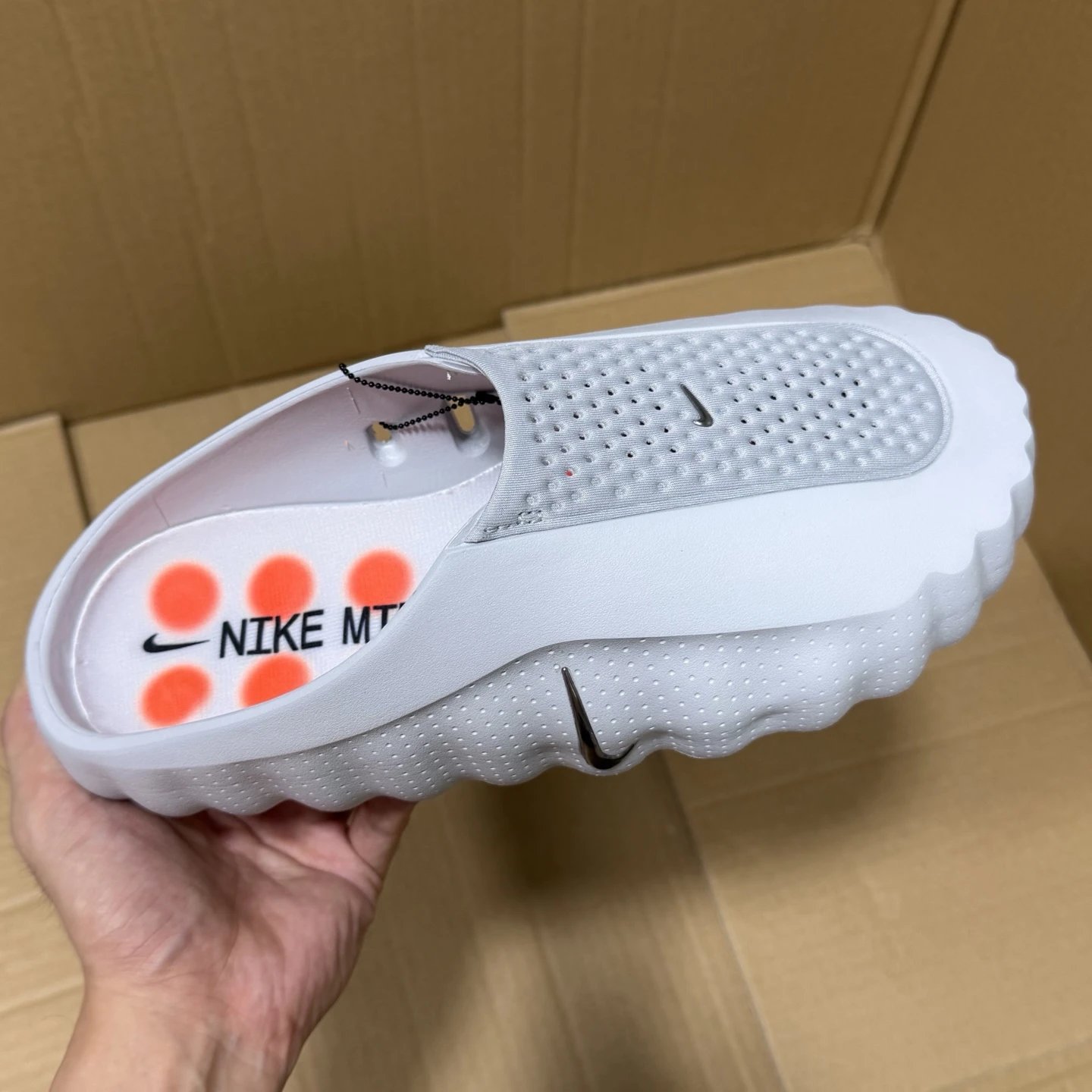 Mind 001 Massage Slippers Grey White HQ4307-003