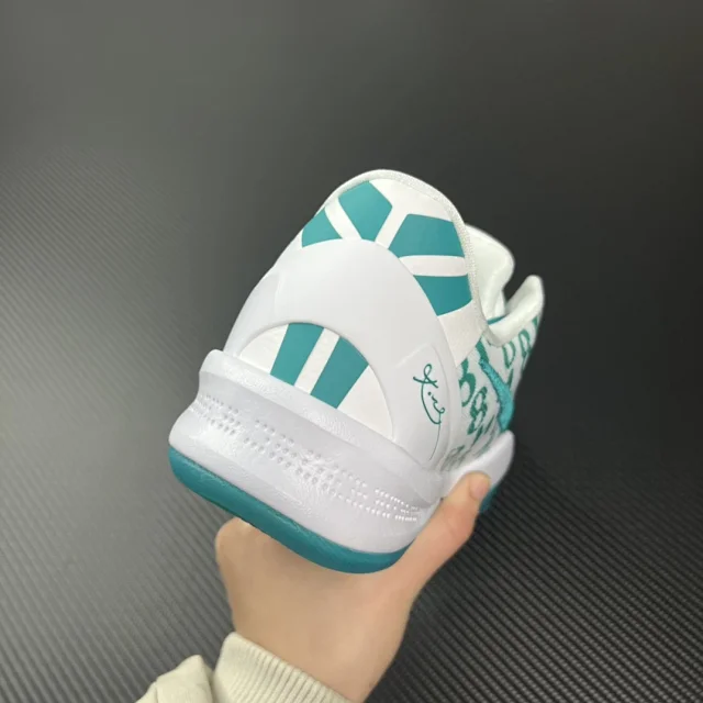 Nike Kobe basketball sneakers product detail image 61