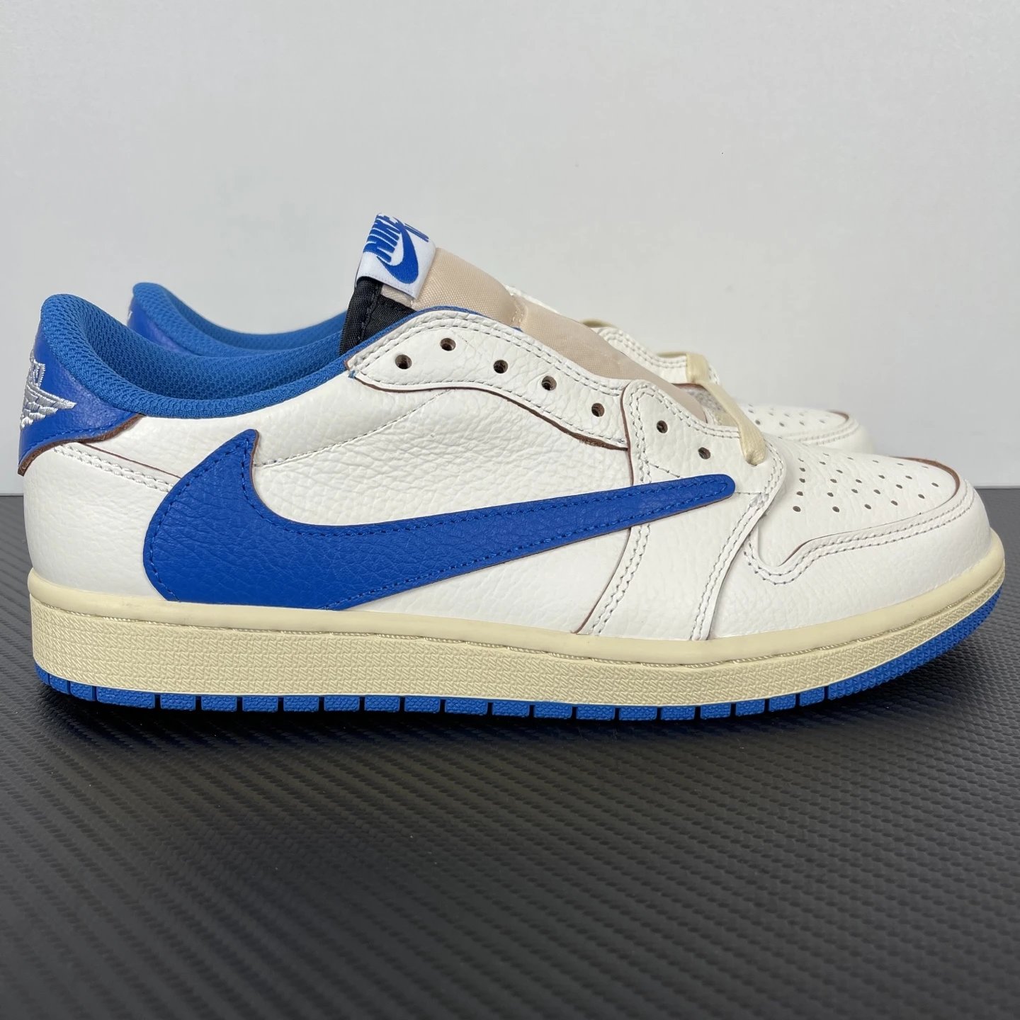 AJ1 Barbell Low Top Reverse White and Blue DM7866-104