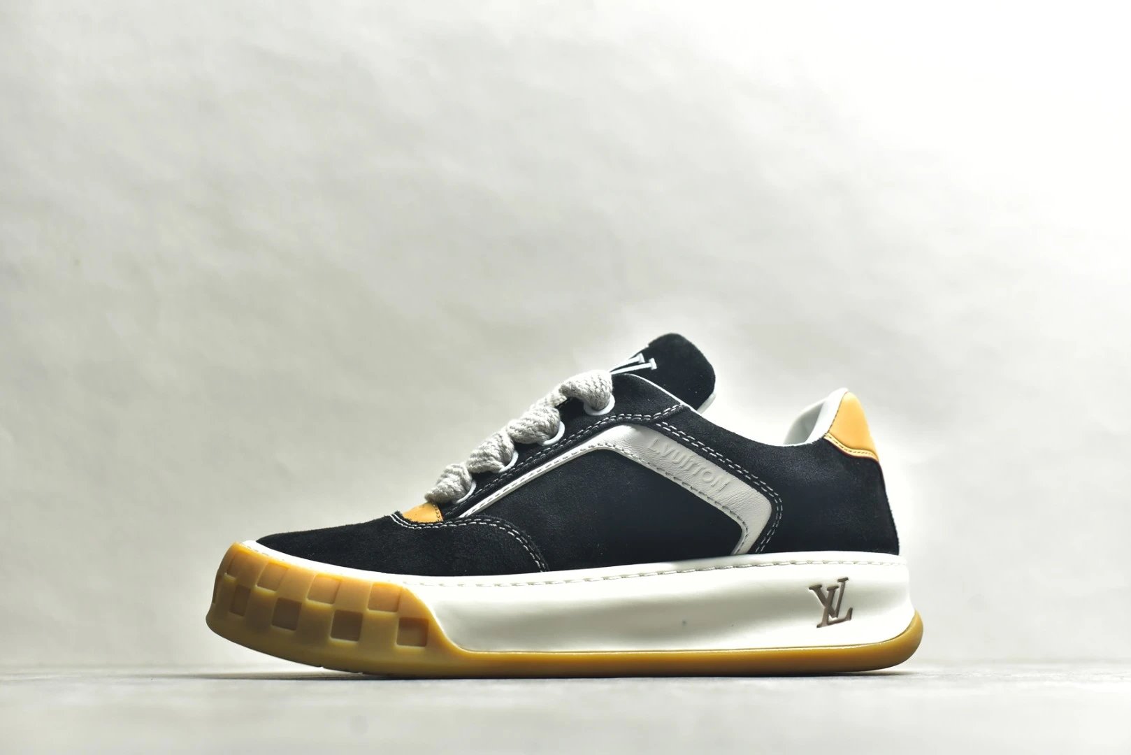 Louis Vuitton Sneakers LV Skate Sneaker — Cookie shoes, black, 1AJ730