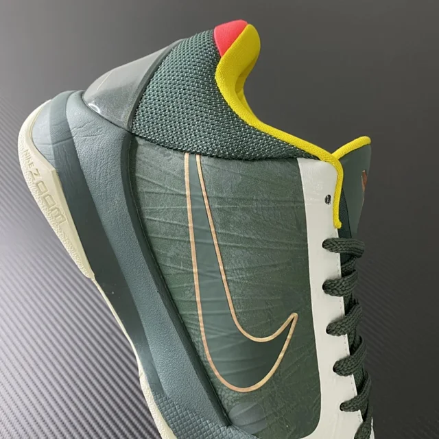 Nike Kobe basketball sneakers product detail image 76