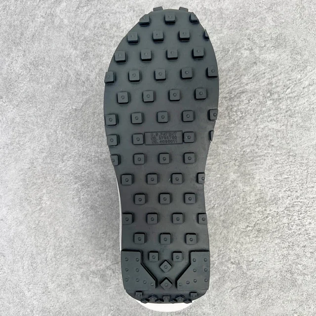 Nike Sneakers Sacai Collaboration Layered Double-Swoosh product detail image 26