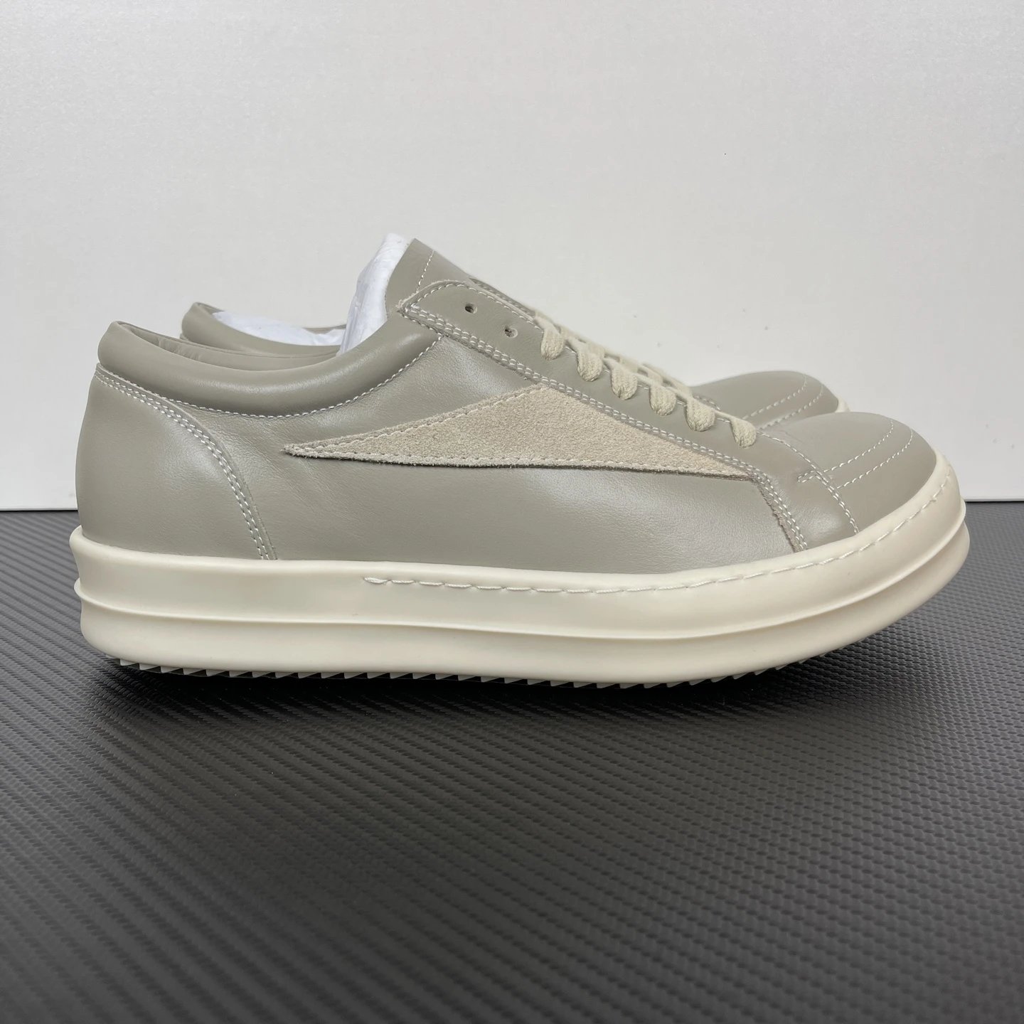 Unbranded Sneakers Low-Top with Contrast Geometric Side Panel — RO gray infringement