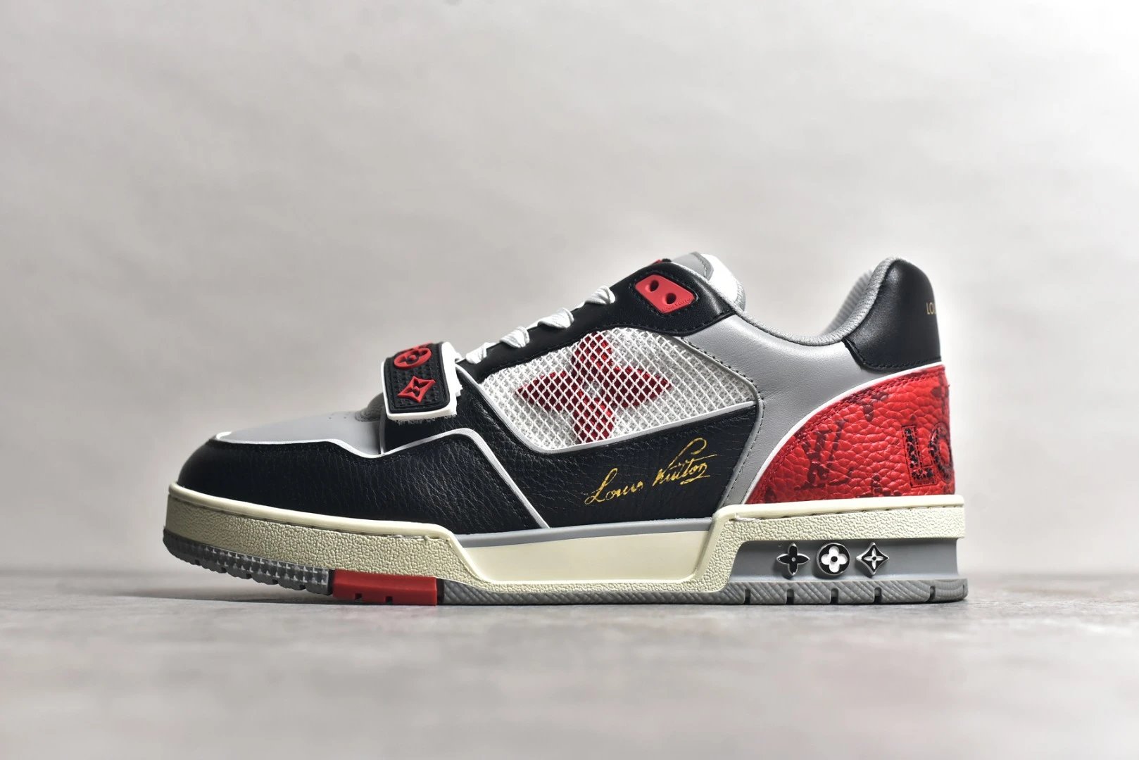 LV Black Red White Velcro 1AC4ZU