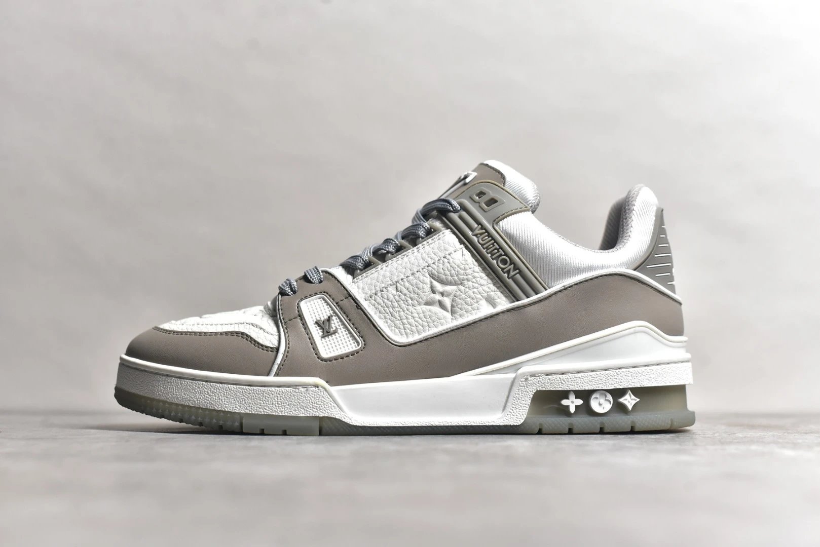 LV white gray 1A8KB8