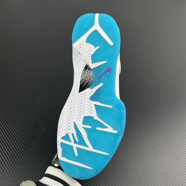 Nike Kobe basketball sneakers product detail image 6